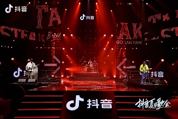 抖音代运营中如何利用抖音评论来涨粉引流？